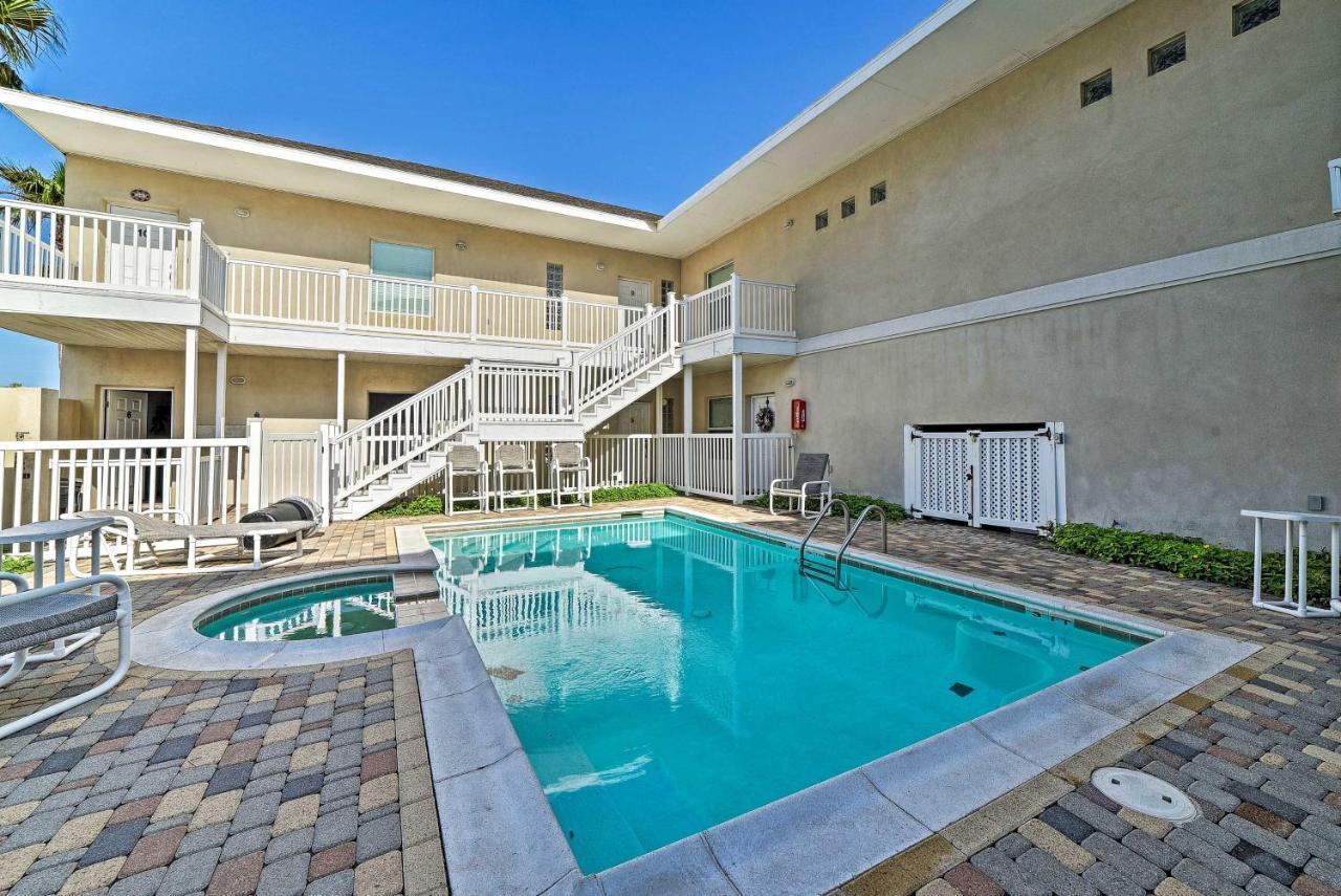 Modern Island Condo With Pool Steps To The Beach! South Padre Island Εξωτερικό φωτογραφία